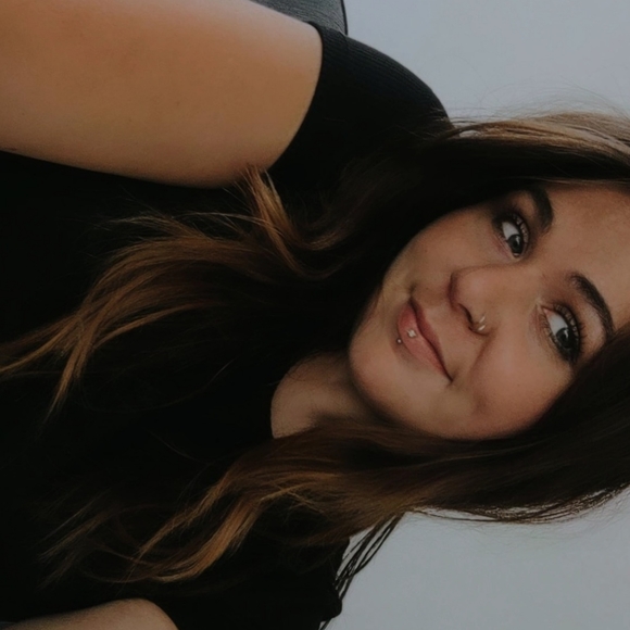 Meet your Posher, Bree - Picture 1 of 1